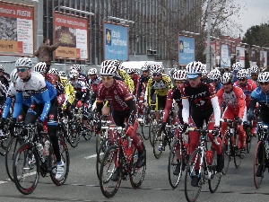 Cyklistická sezóna začala - Rosťa Krotký 11. místo na Bíteši, Dan Vejmelka 9. místo v Hlohovci