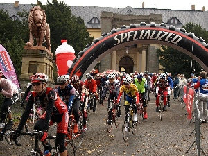 TOUR DE BRDY - poslední závod sezony 3.10 za účasti televizních kamer 