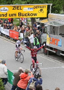 Martin Hunal zvítězil na Rund um Buckow u Berlína, Jiří Nesveda 5. místo